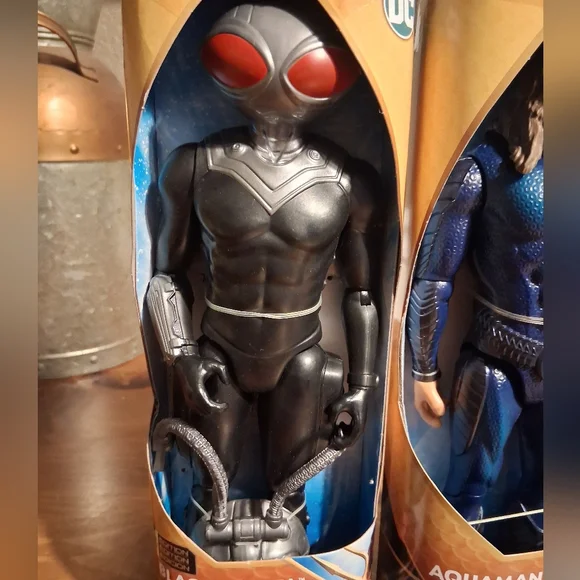 DC Aquaman and Black Manta Action Figure Set - Blue and Black - Picture 3 of 6
